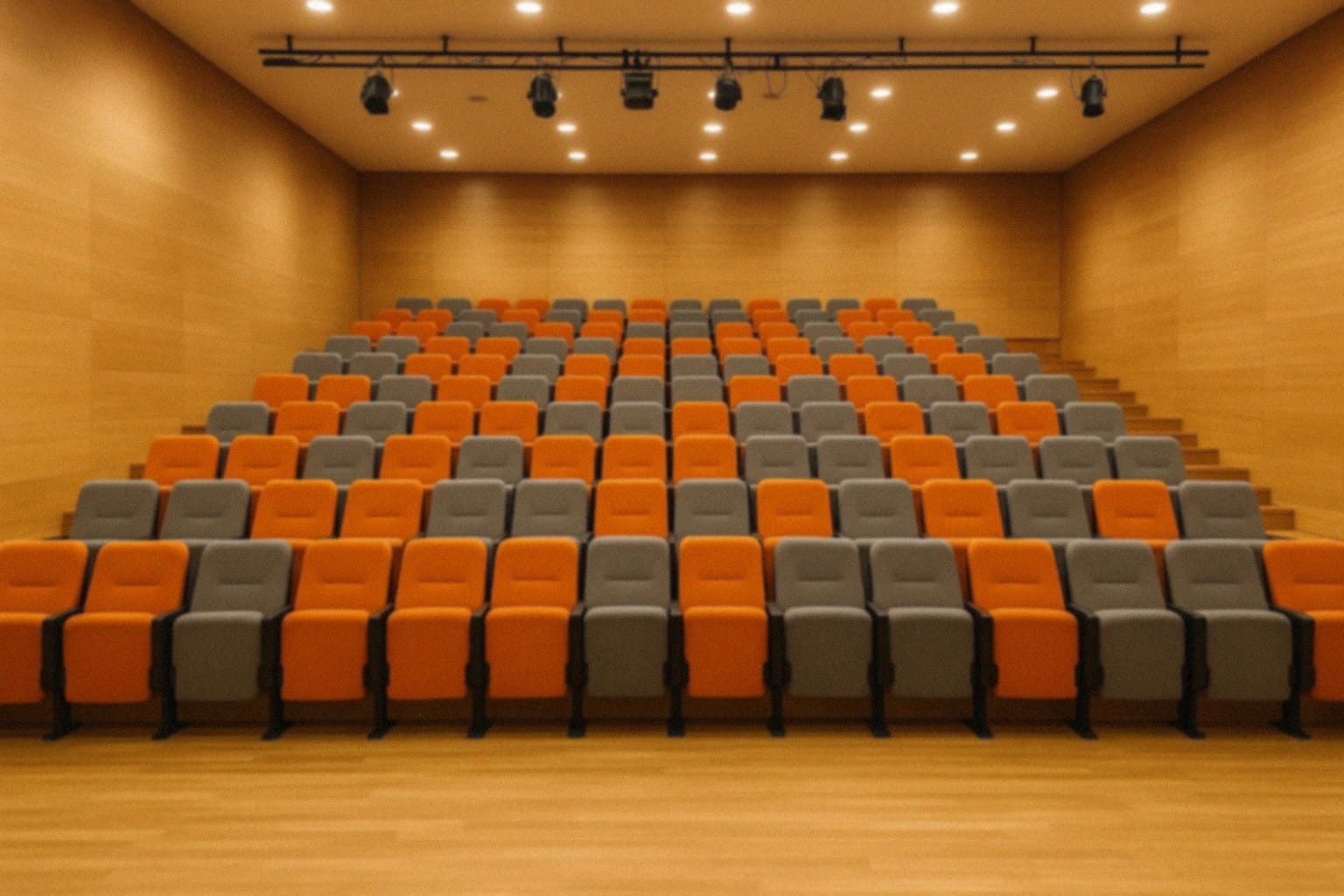 Wernisaż wystawy Dariusza Kalety w Lubańskim Domu Kultury